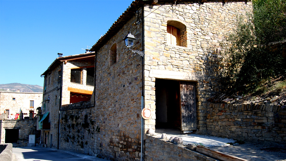 Vivienda de La Pobla de Segur